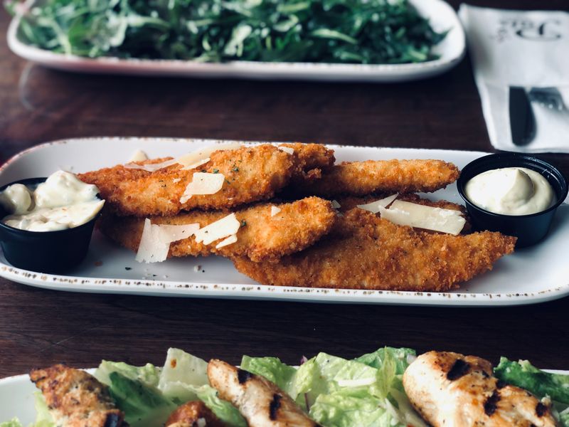 Mozzarella sticks with marinara dipping sauce